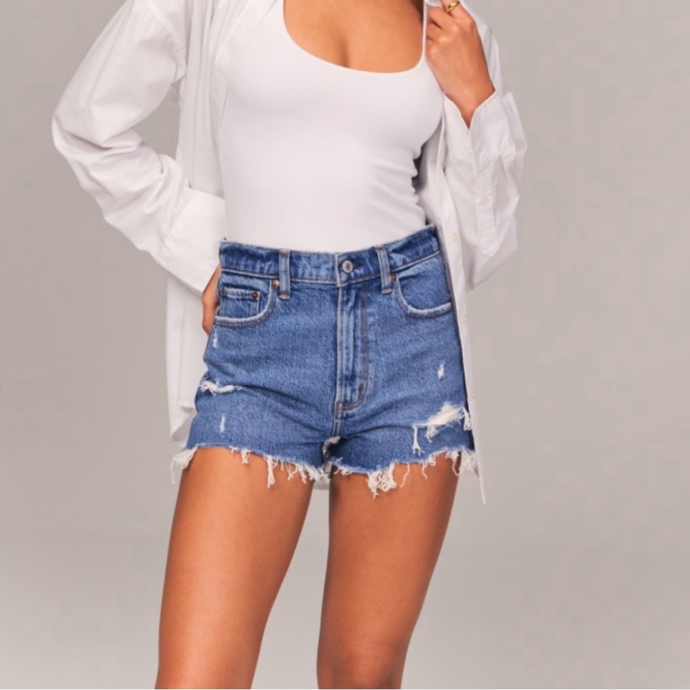Abercrombie High Rise Mom Short